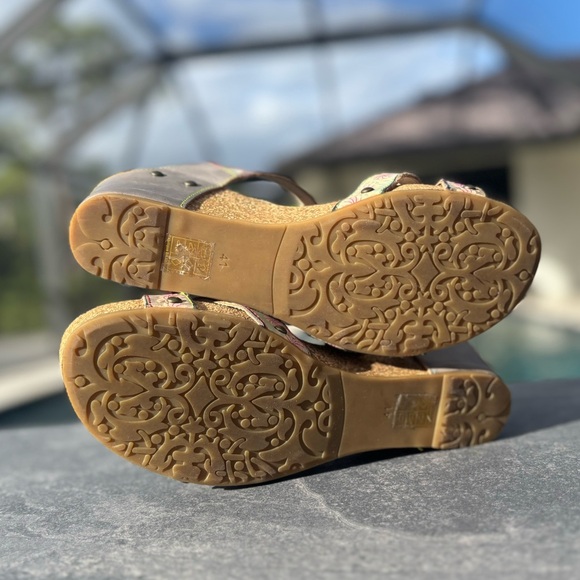 Women’s L’Artiste Collection by Spring Step- Grey multi wedge leather sandal - Picture 7 of 10